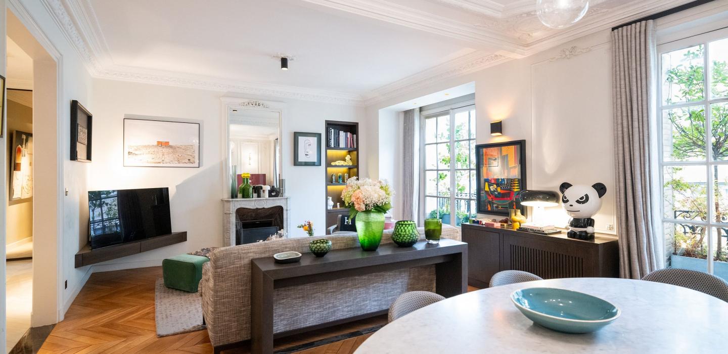 Par098 - Apartamento de 2 quartos em Paris