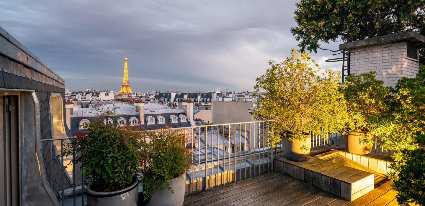 Par087 - Incroyable penthouse parisien avec toit-terrasse