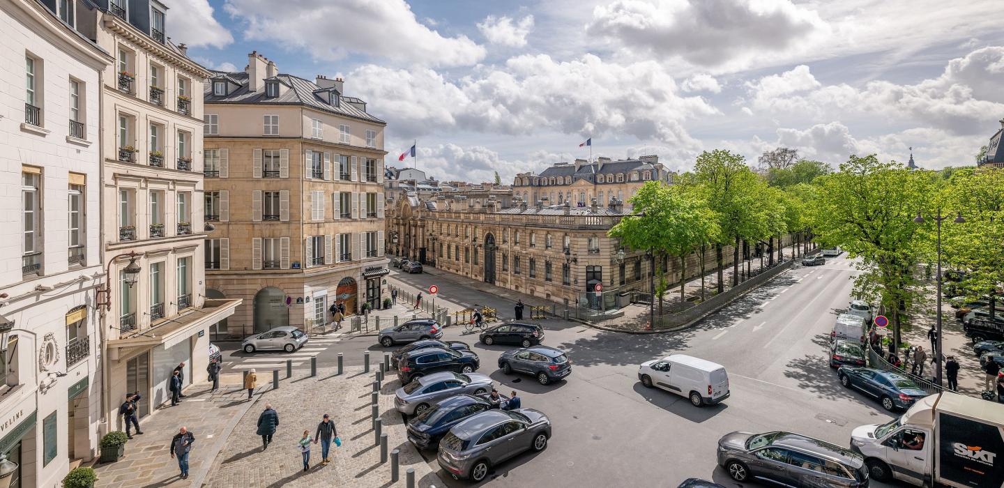 Par031 - Appartement de prestige Place Beauvau