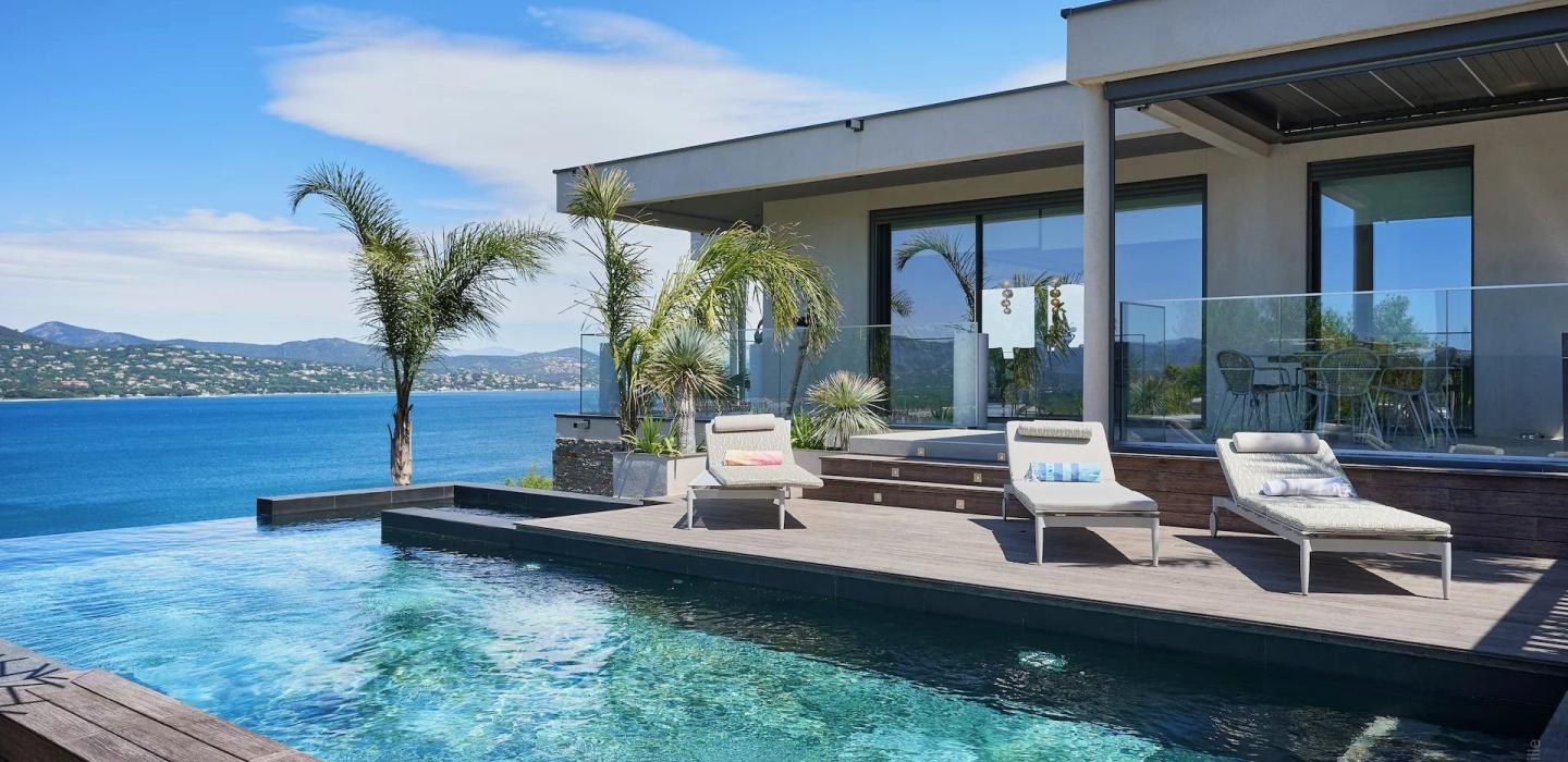 Azu052 - Villa Contemporaine de Prestige à Gassin