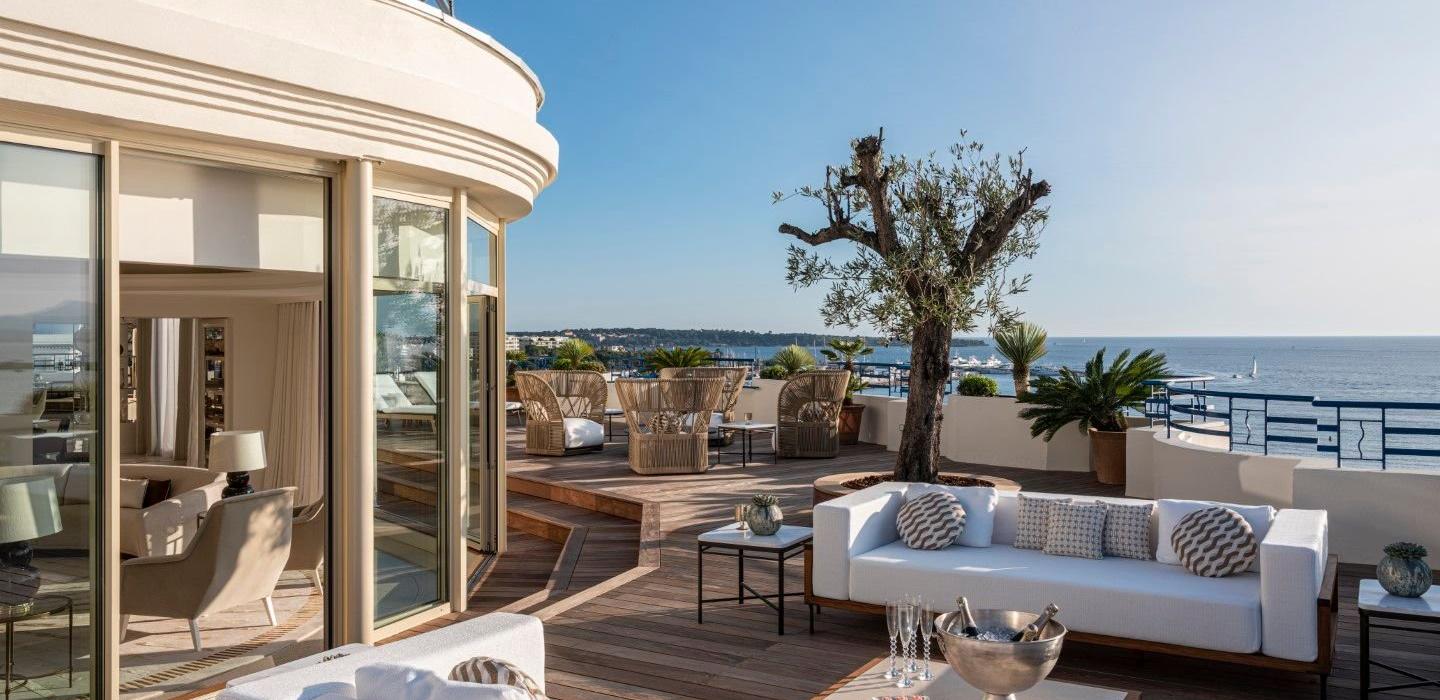 Azu060 - 1250 sqm luxury penthouse with terrace