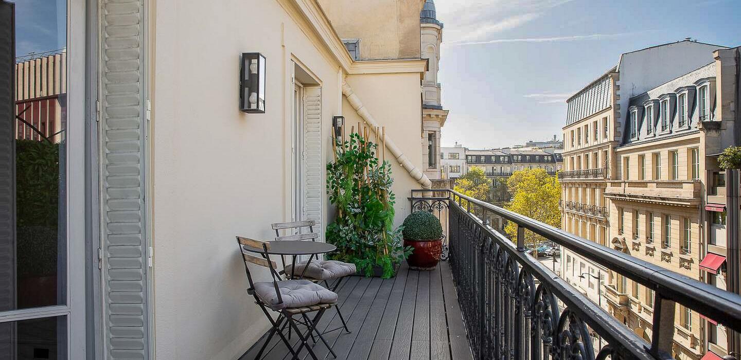 Par053 - Appartement de 6 chambres avec gym