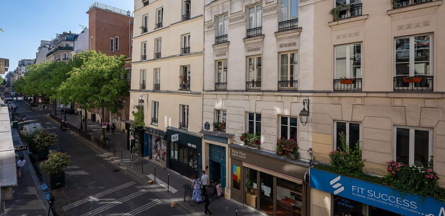 Par050 - Parisian townhouse with 4 bedrooms