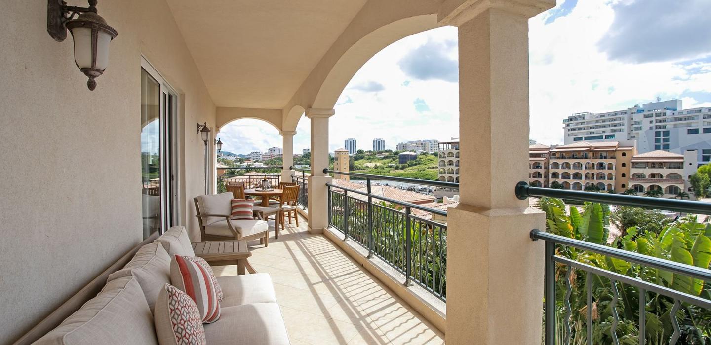 Sxm046 – Modern apartment with lagoon view in Cupecoy