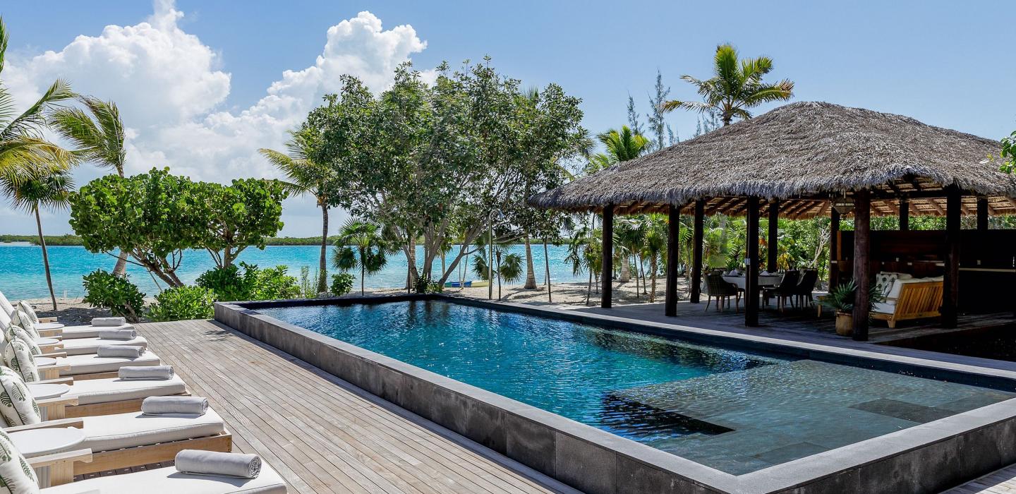 Tci008 – Villa en bord de mer avec piscine à Grace Bay
