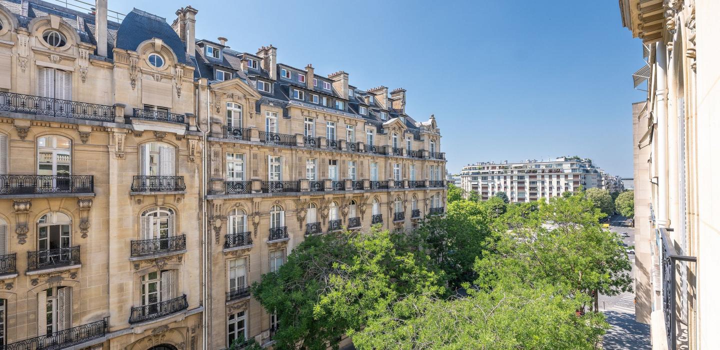 Par040 - Appartement Haussmannien à louer à Paris