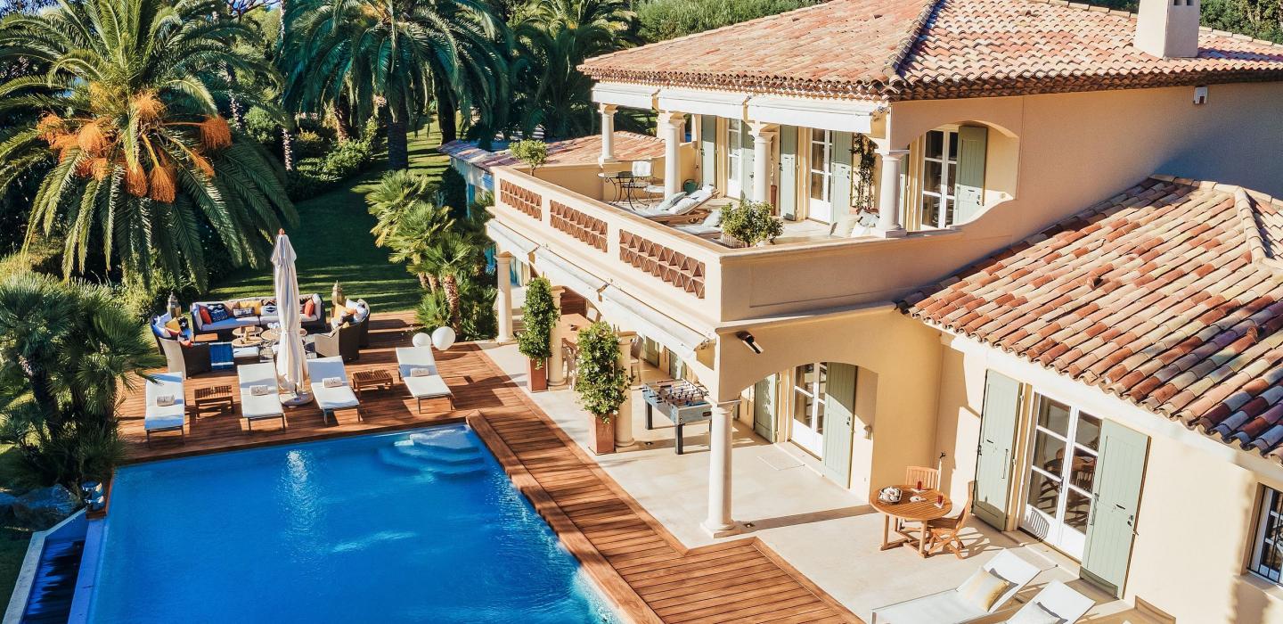 Azu051 - Elegant Provençal Estate with Sea View
