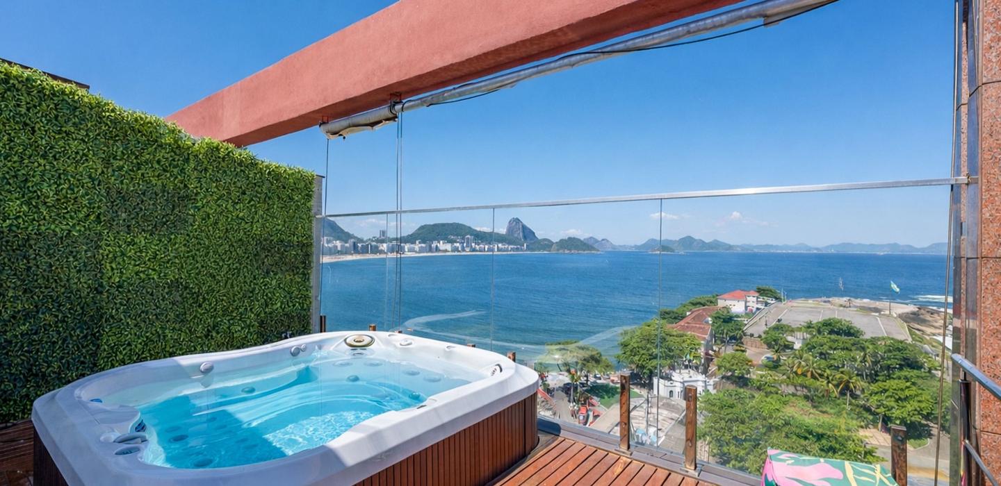 Rio037 - Cobertura de 3 quartos em Arpoador