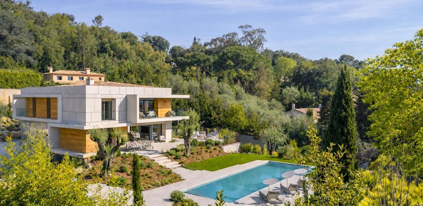 Azu128 – Elegant garden villa with pool in Cannes