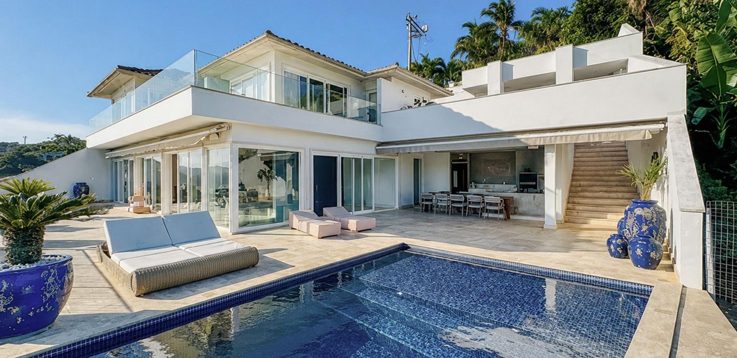 Buz020 - Modern Oceanfront Villa in Ferradura