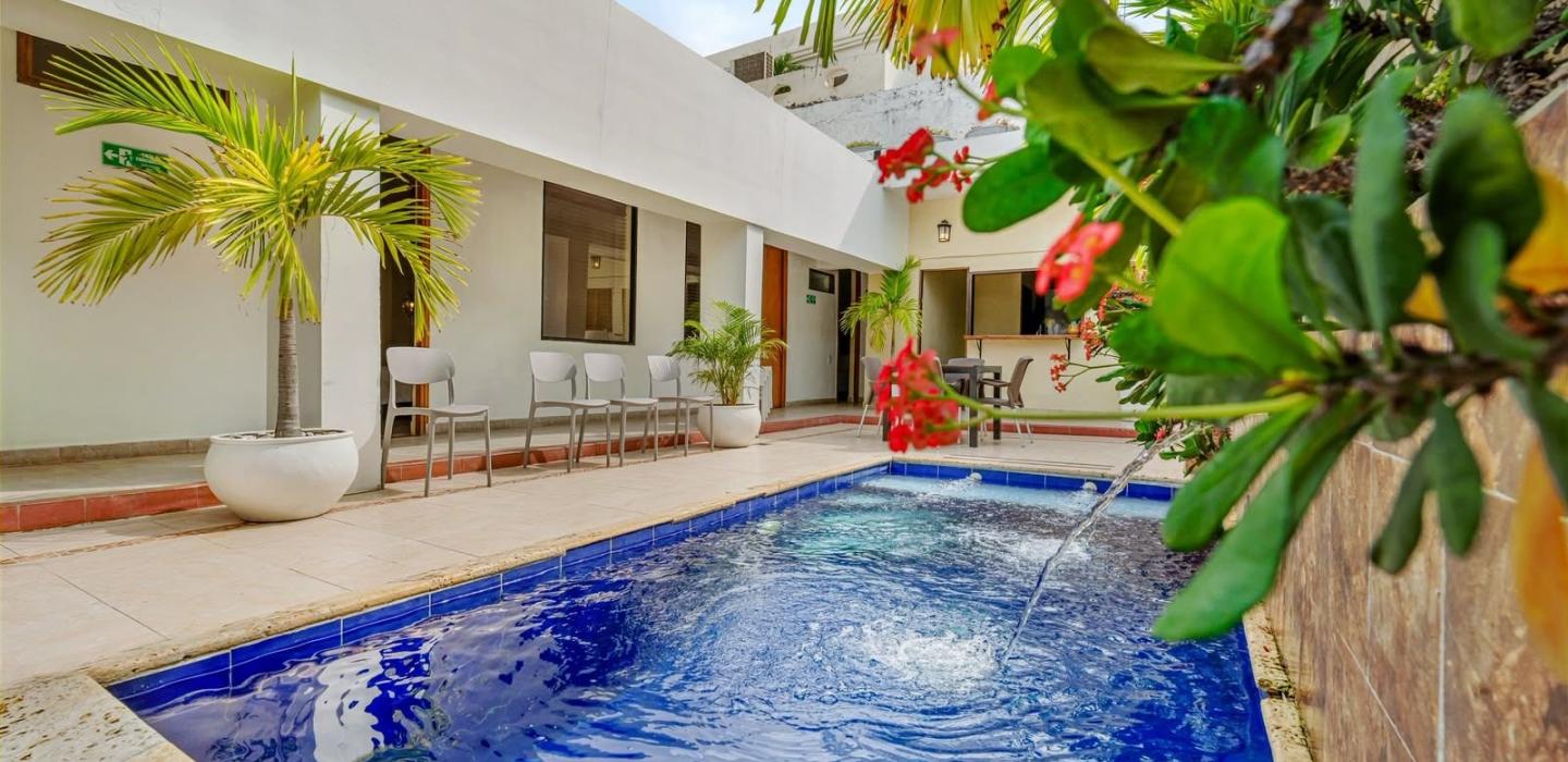 Car064 -  Charming house with pool in San Diego