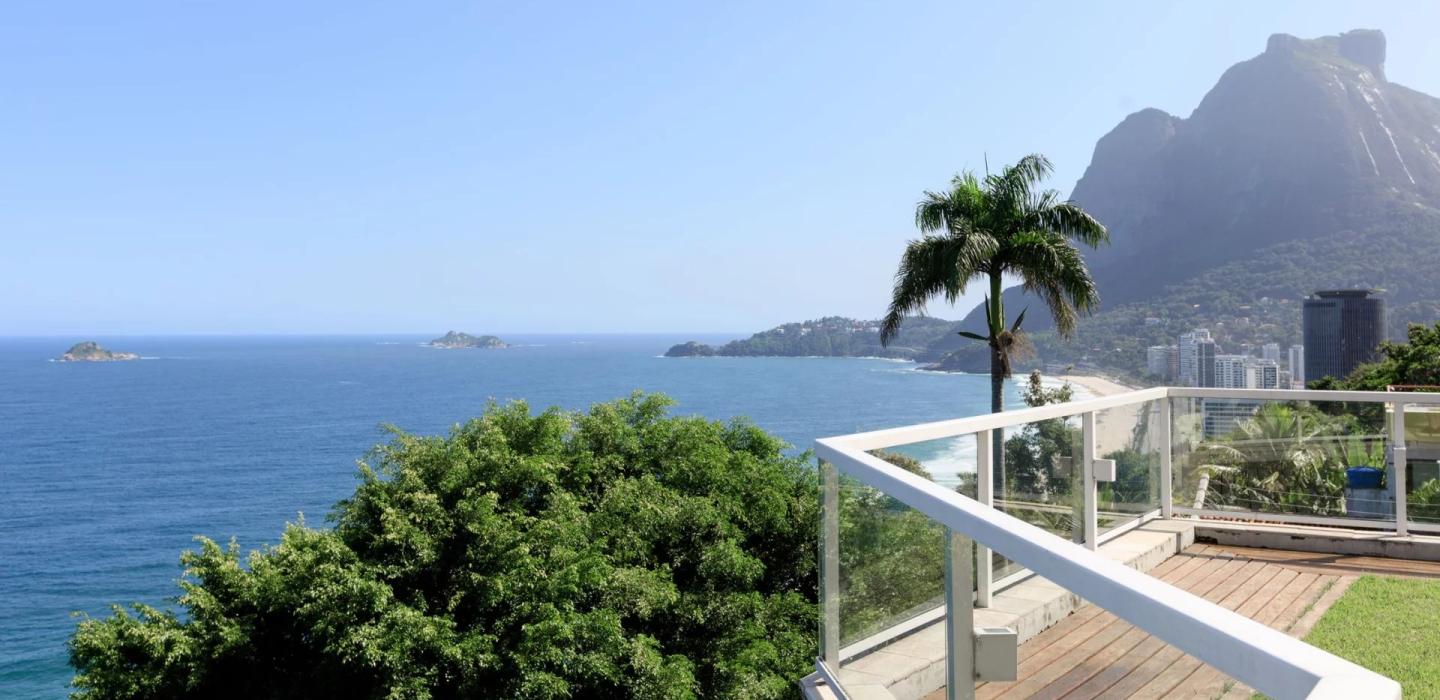 Rio106 - Villa with breathtaking sea view in São Conrado
