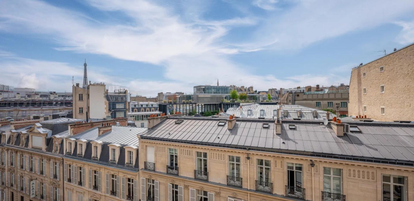 Par305 - Atico de 3 habitaciones en Paris 8