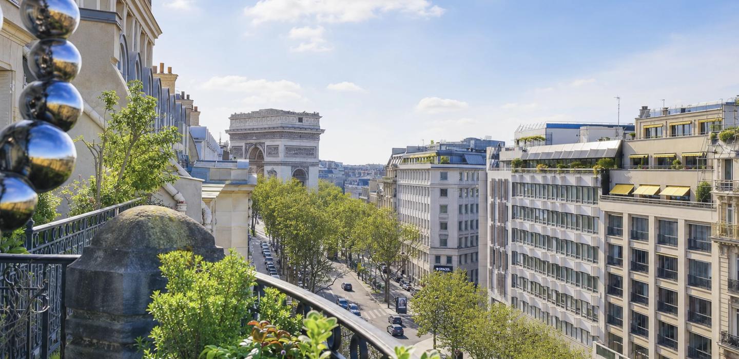 Par007 - Penthouse à vendre dans un Palace Parisien