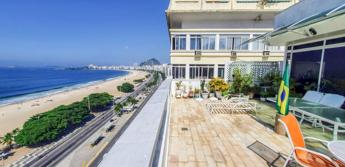 Rio480 – Seafront Penthouse in Copacabana