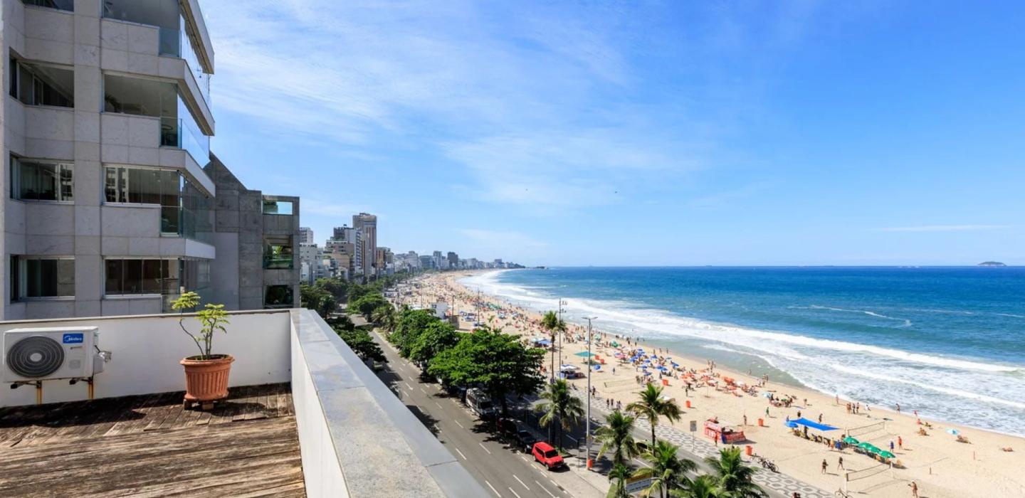 Rio463 - Cobertura duplex frente-mar no Leblon