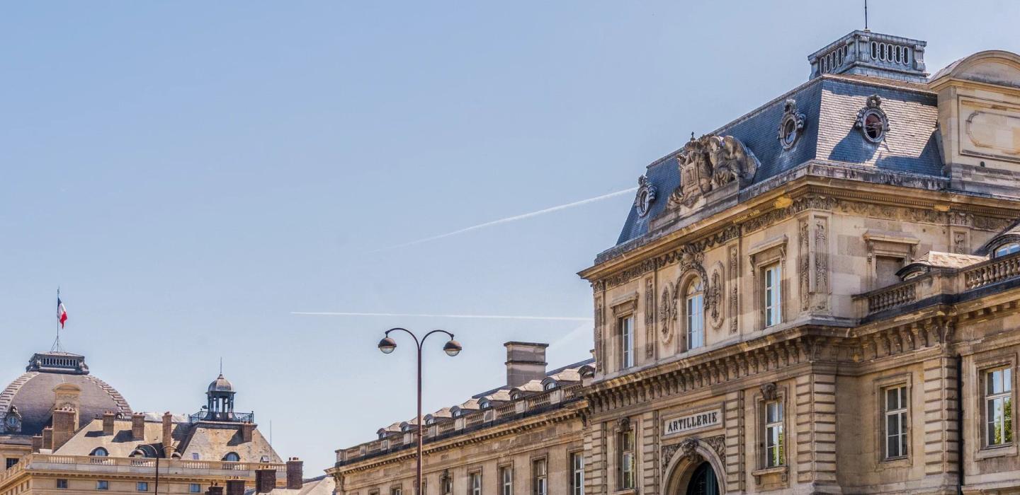 Par238 - Elegância e vista para a École Militaire