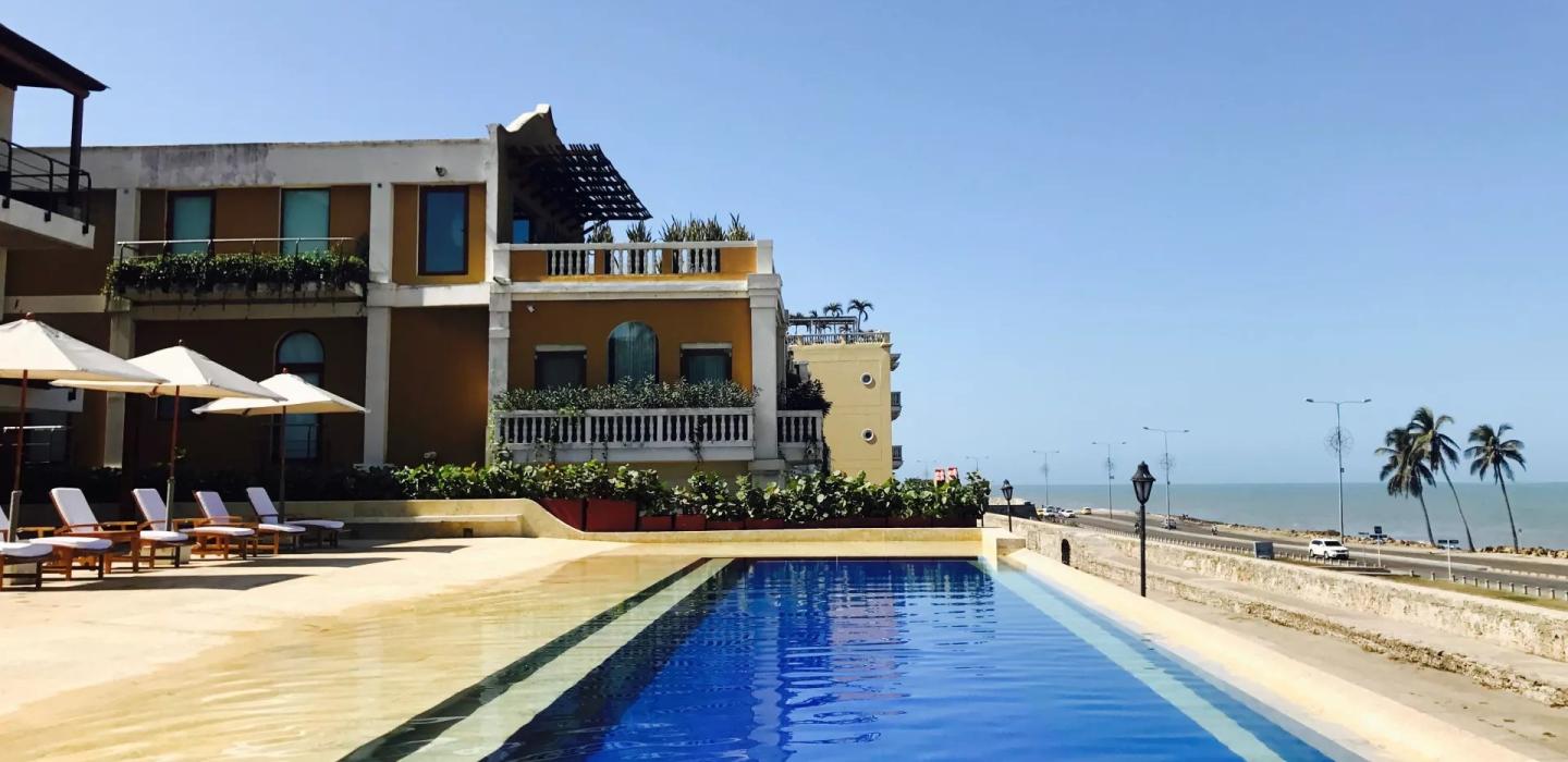 Car002 - Appartement de prestige avec piscine et terrasse