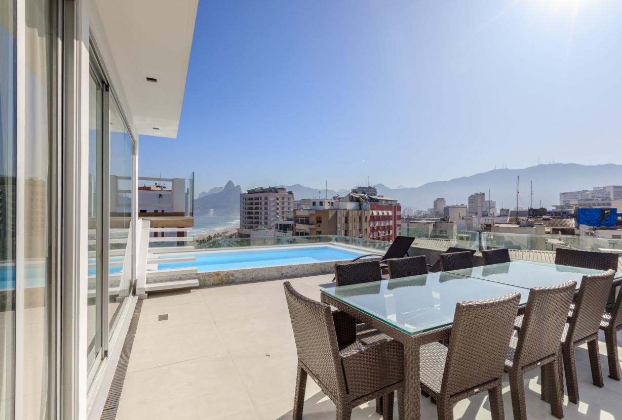 Rio029 - Spacious 4 bedroom penthouse in Ipanema for sale