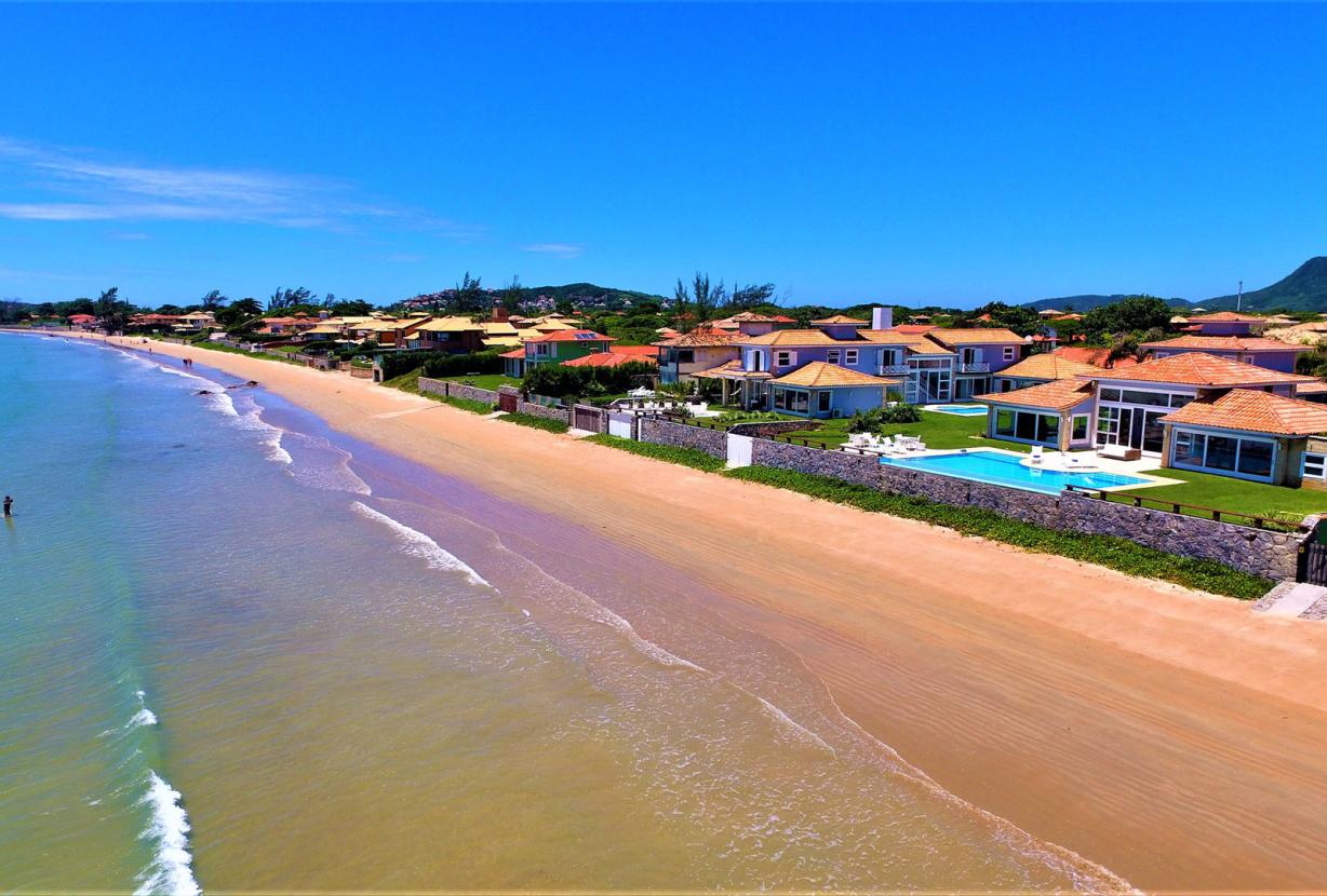 Buz043 - Casa luxuosa com piscina frente ao mar em Búzios