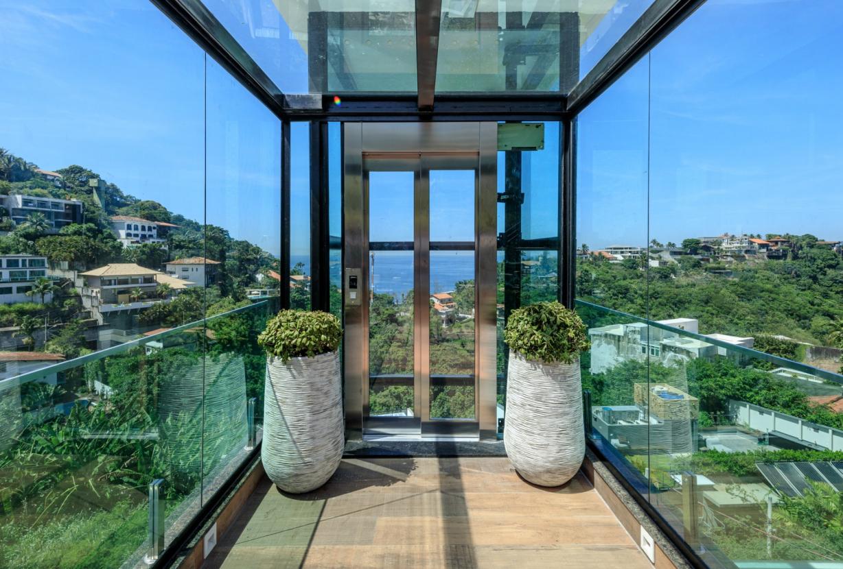 Rio052 - Beautiful villa with spectacular sea views in Joá