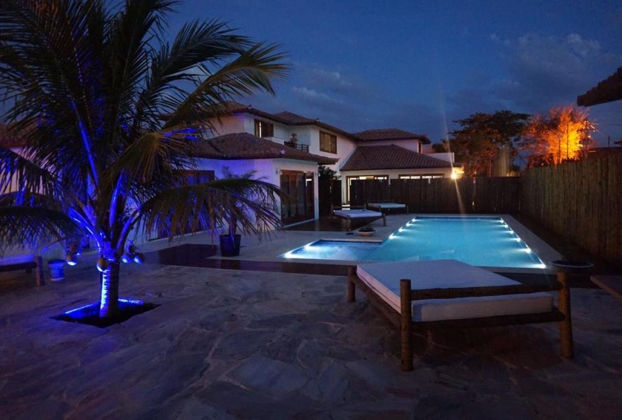 Buz049 - 9 bedroom house in Ferradura beach