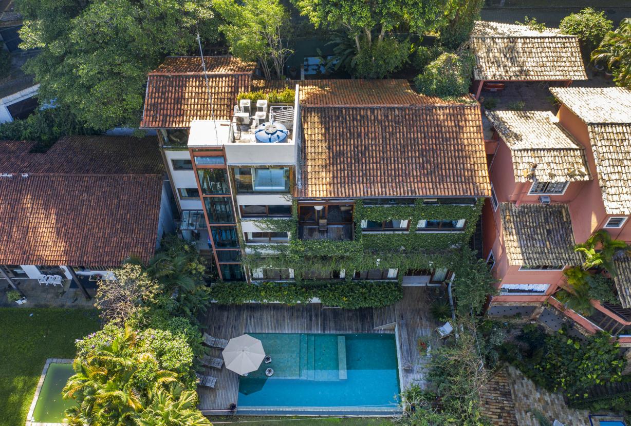 Rio103 - Hermosa casa renovada con piscina en Sao Conrado