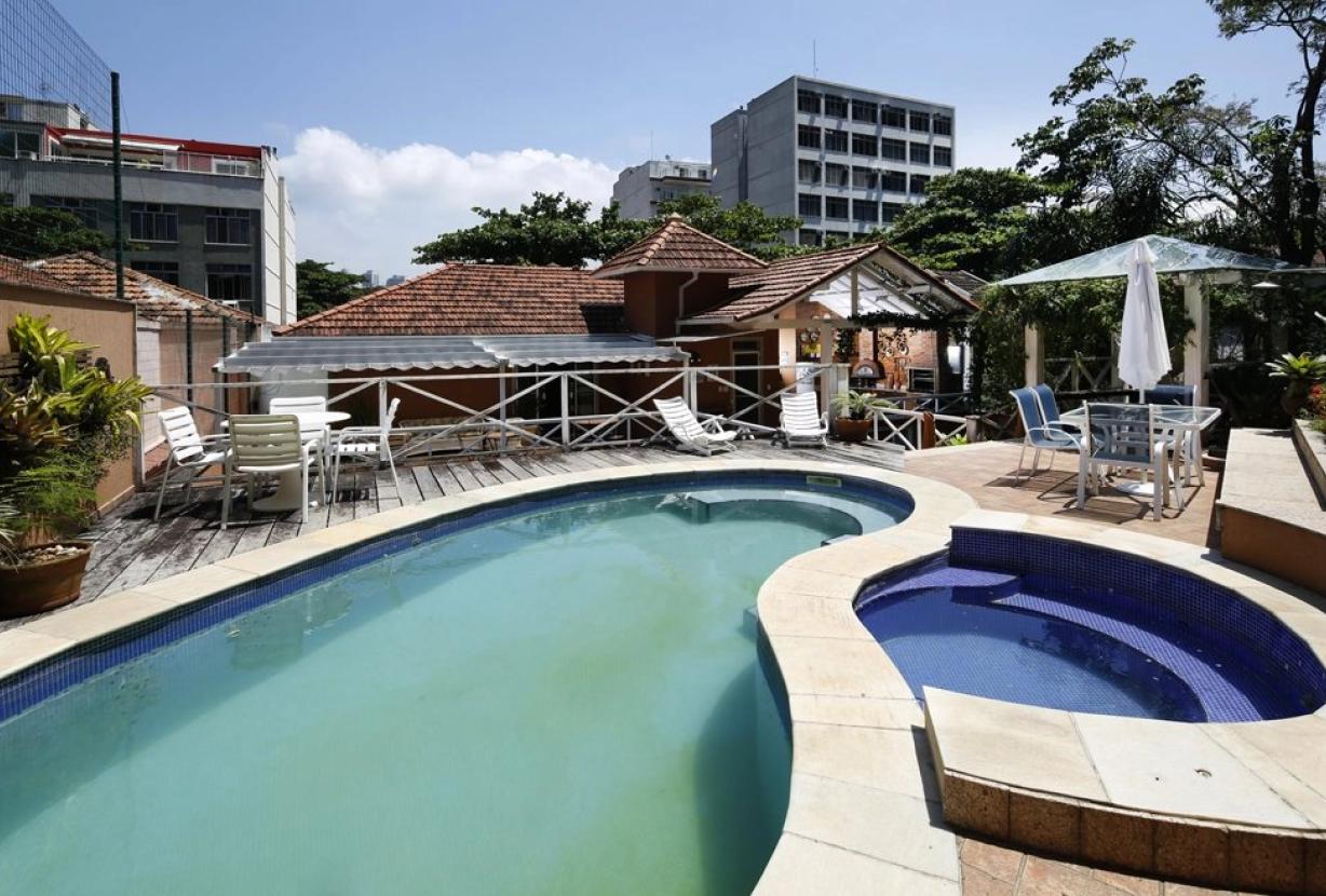 Rio832 - Casa à venda em Urca