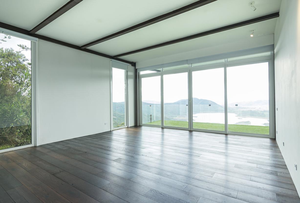 Bog157 - Three level house in Calera with view on the lake