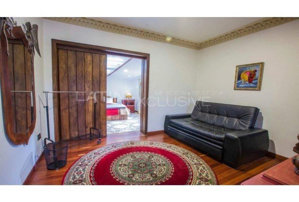 Bog262 - Spanish-style colonial house