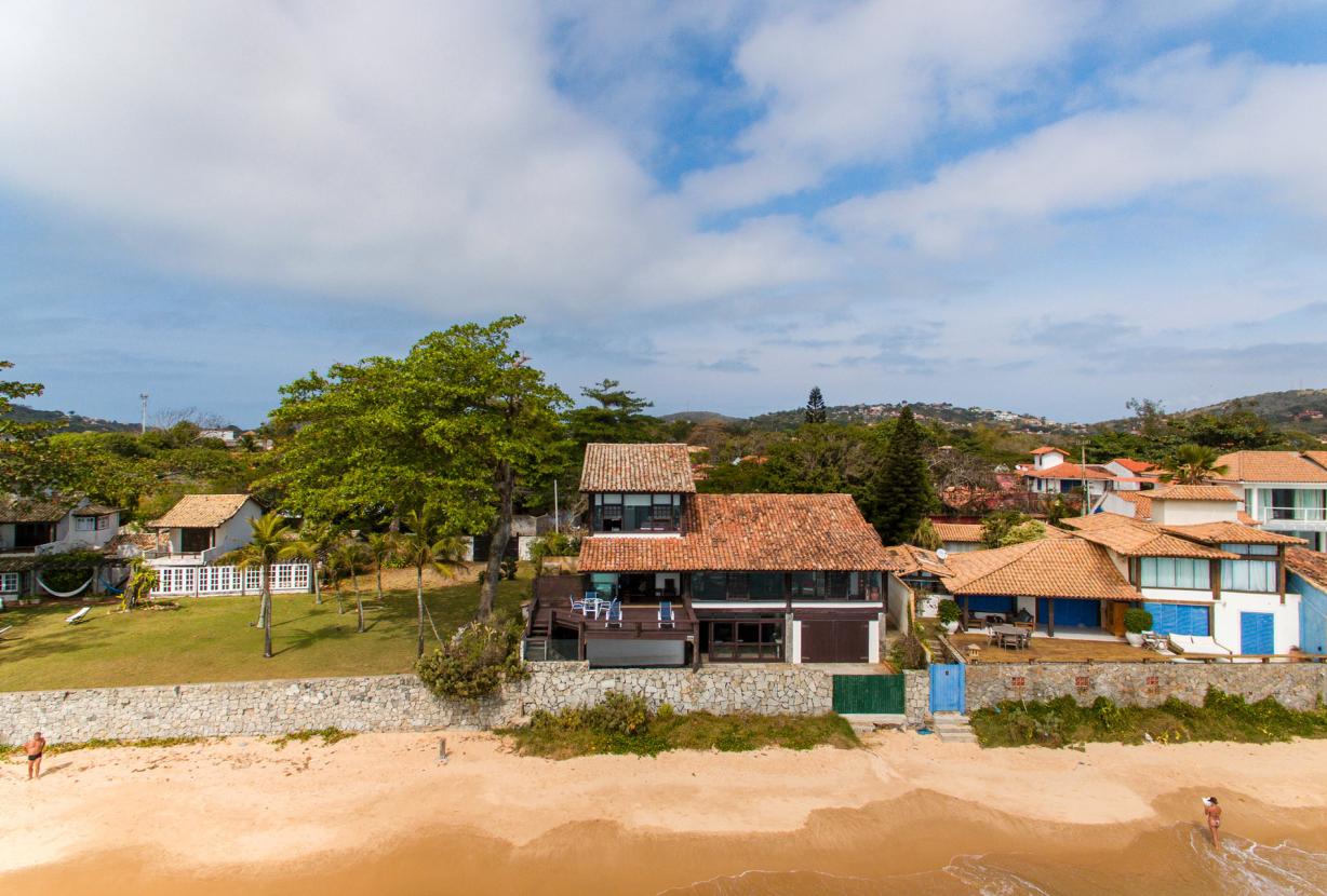 Buz200 - Charmosa casa de três níveis na Praia do Canto
