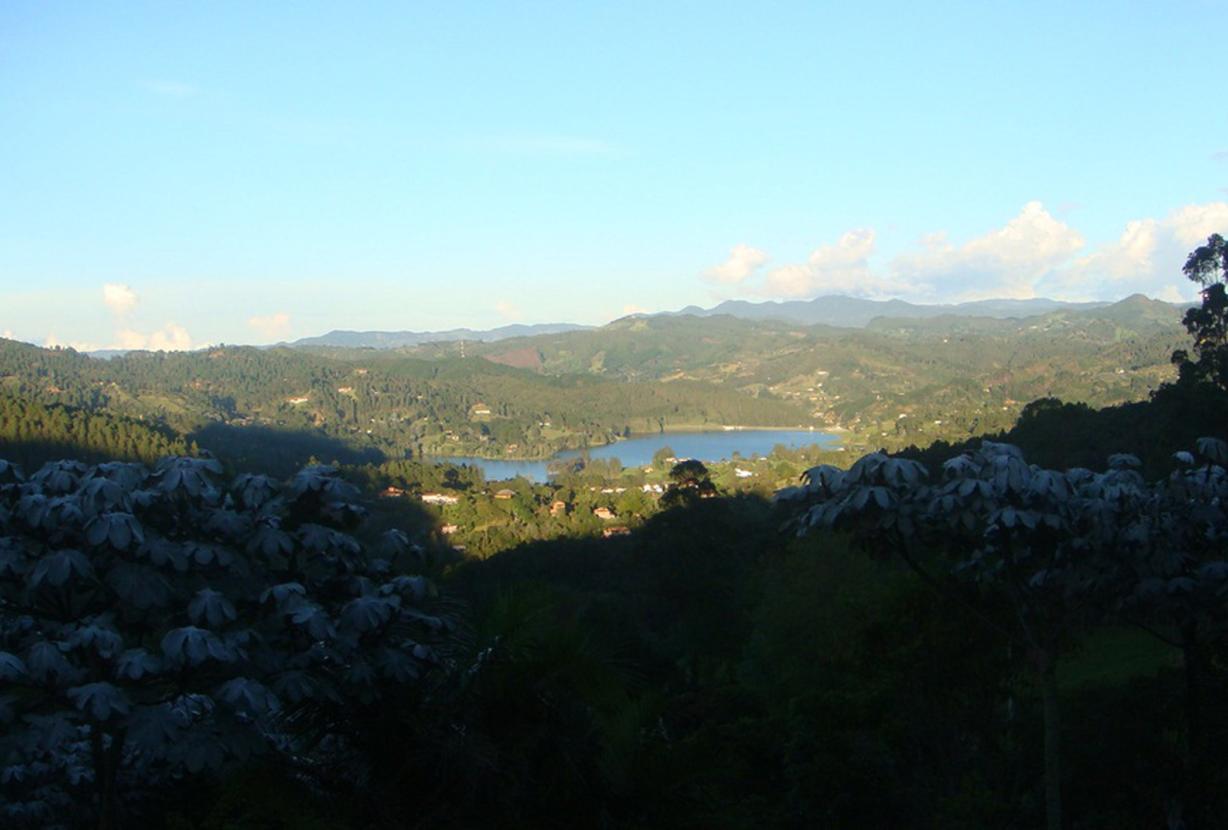 Med023 - Magnifique villa dans la nature près de Medellin