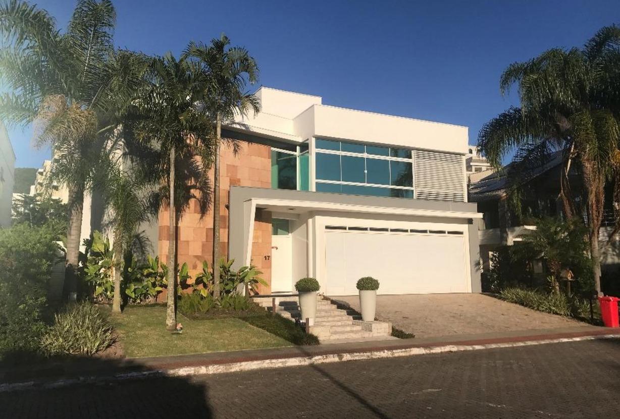 Flo536 - Villa de luxo de 4 suites em Florianópolis