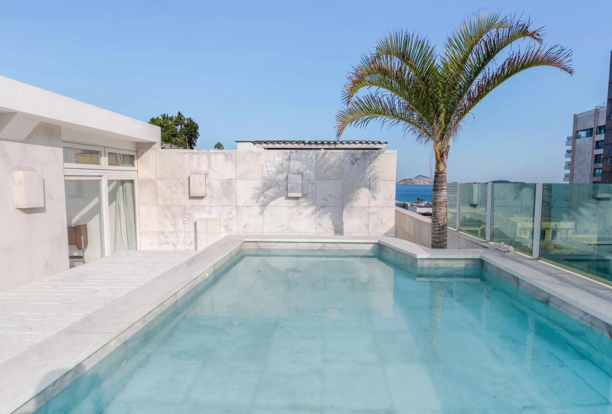 Rio044 - Cobertura com piscina para venda em Ipanema