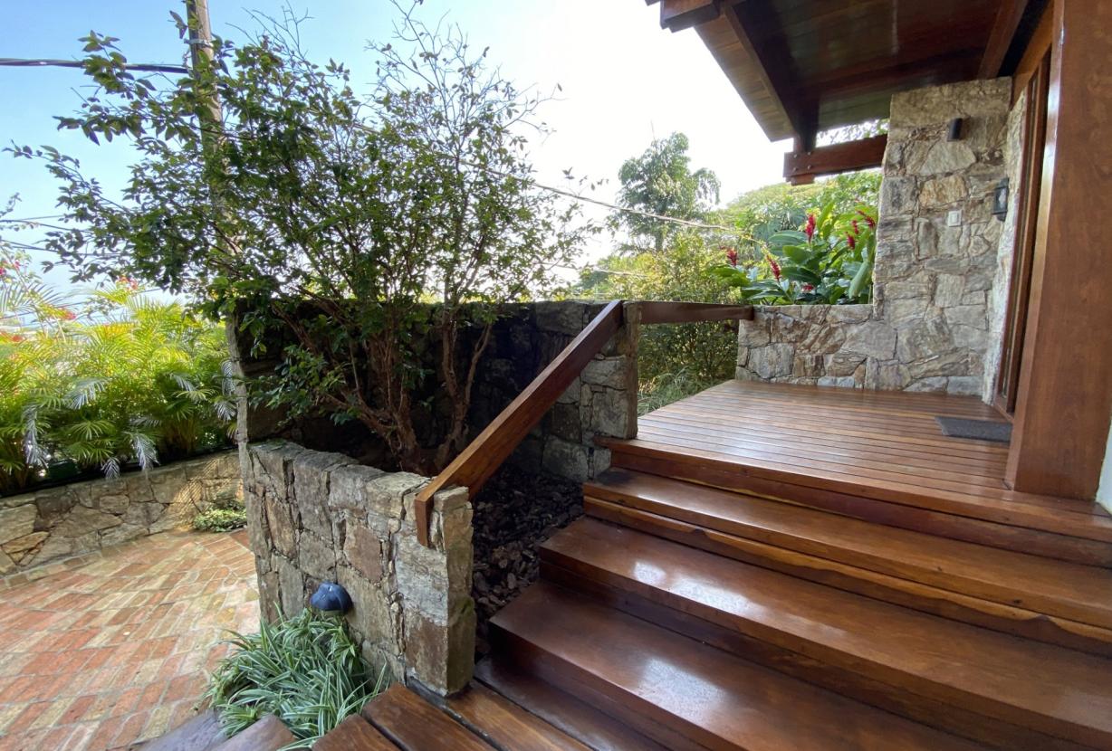 Rio357 - Charming villa with pool and 5 suites in Joá