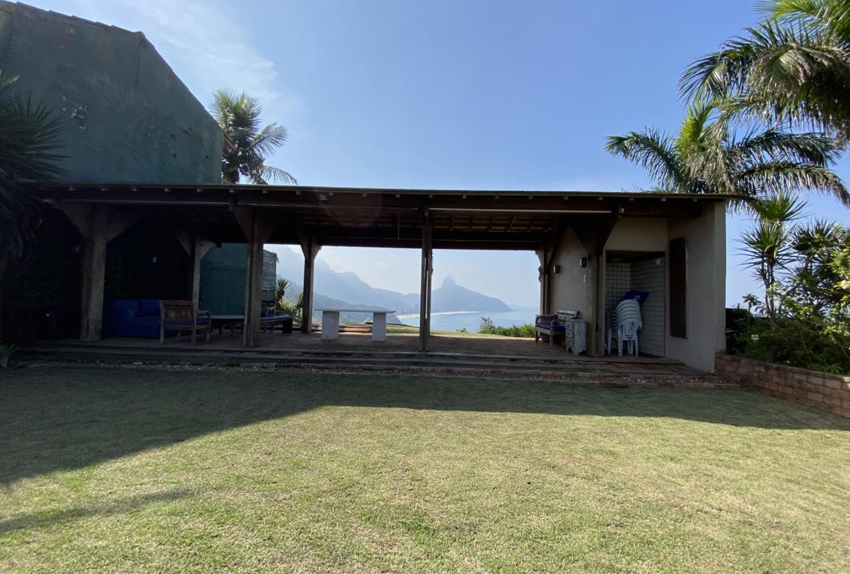 Rio357 - Charming villa with pool and 5 suites in Joá