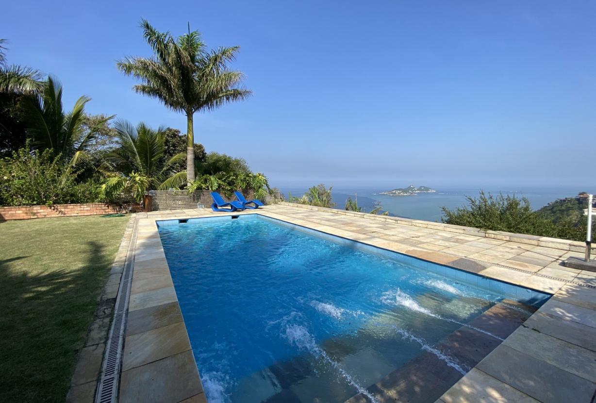 Rio357 - Charmosa villa com piscina e 5 suítes no Joá
