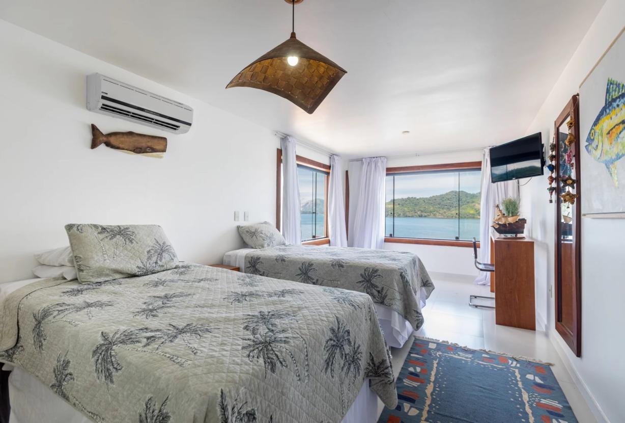Ang006 - Belle villa de 8 chambres avec piscine à Angra