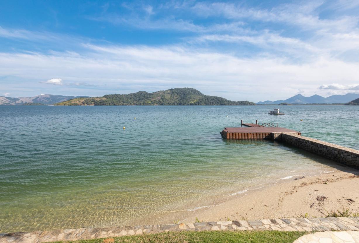 Ang006 - Magnífica casa de 8 quartos e piscina em Angra