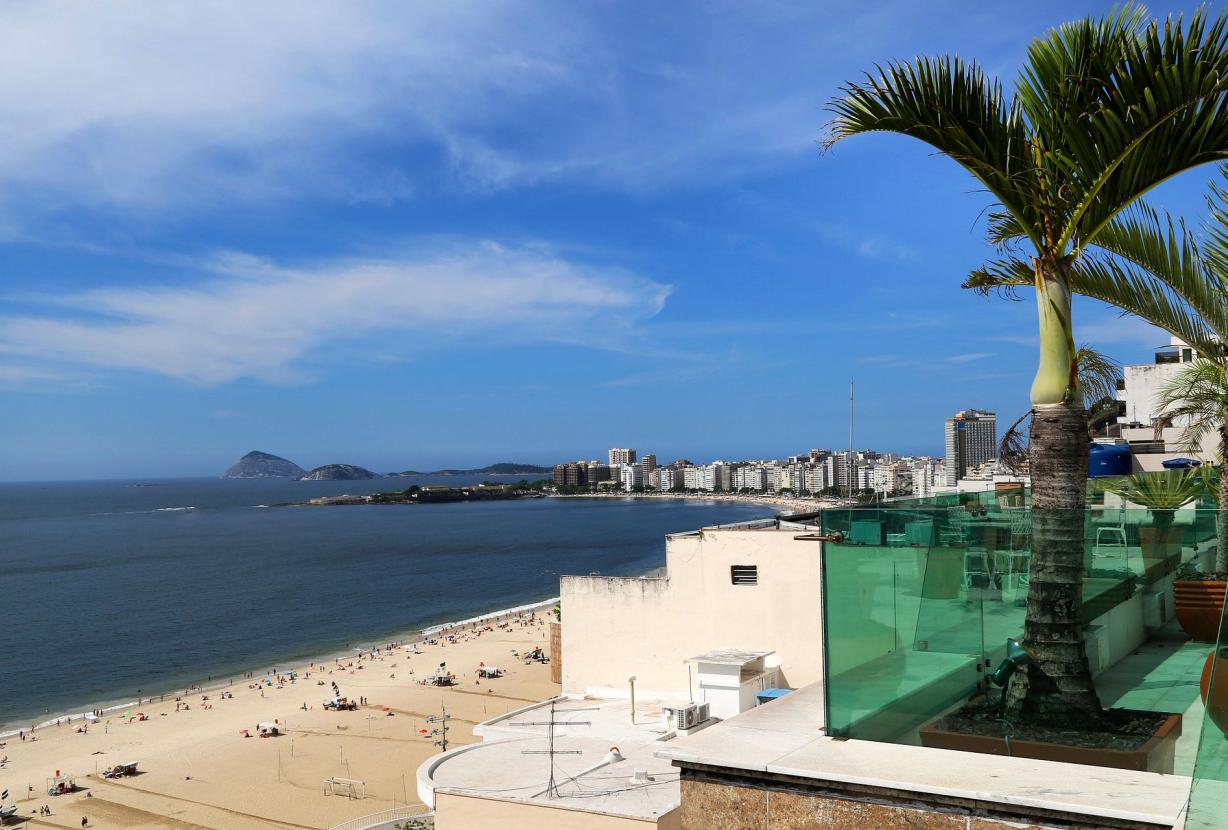 Rio047 - Cobertura luxuosa em frente ao mar no Rio