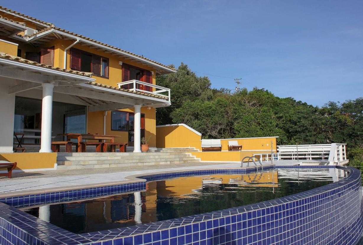 Buz012 - Linda villa com 4 quartos e piscina em Búzios