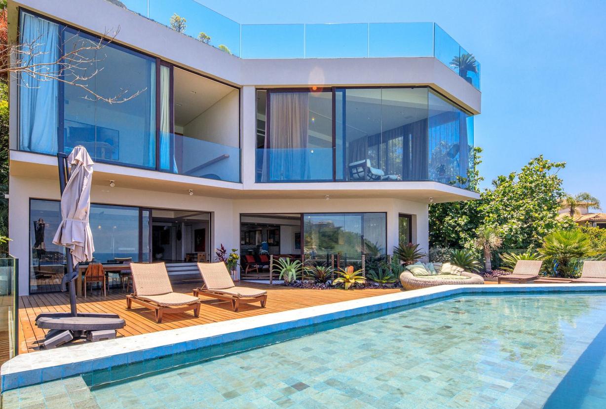 Rio017 - Beautiful villa with an ocean view in Joá