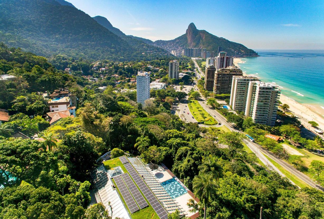 Rio003 - Casa contemporânea com piscina em São Conrado