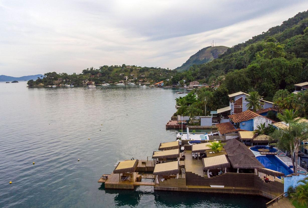 Ang015 - Villa de 16 cuartos con piscina en Angra dos Reis