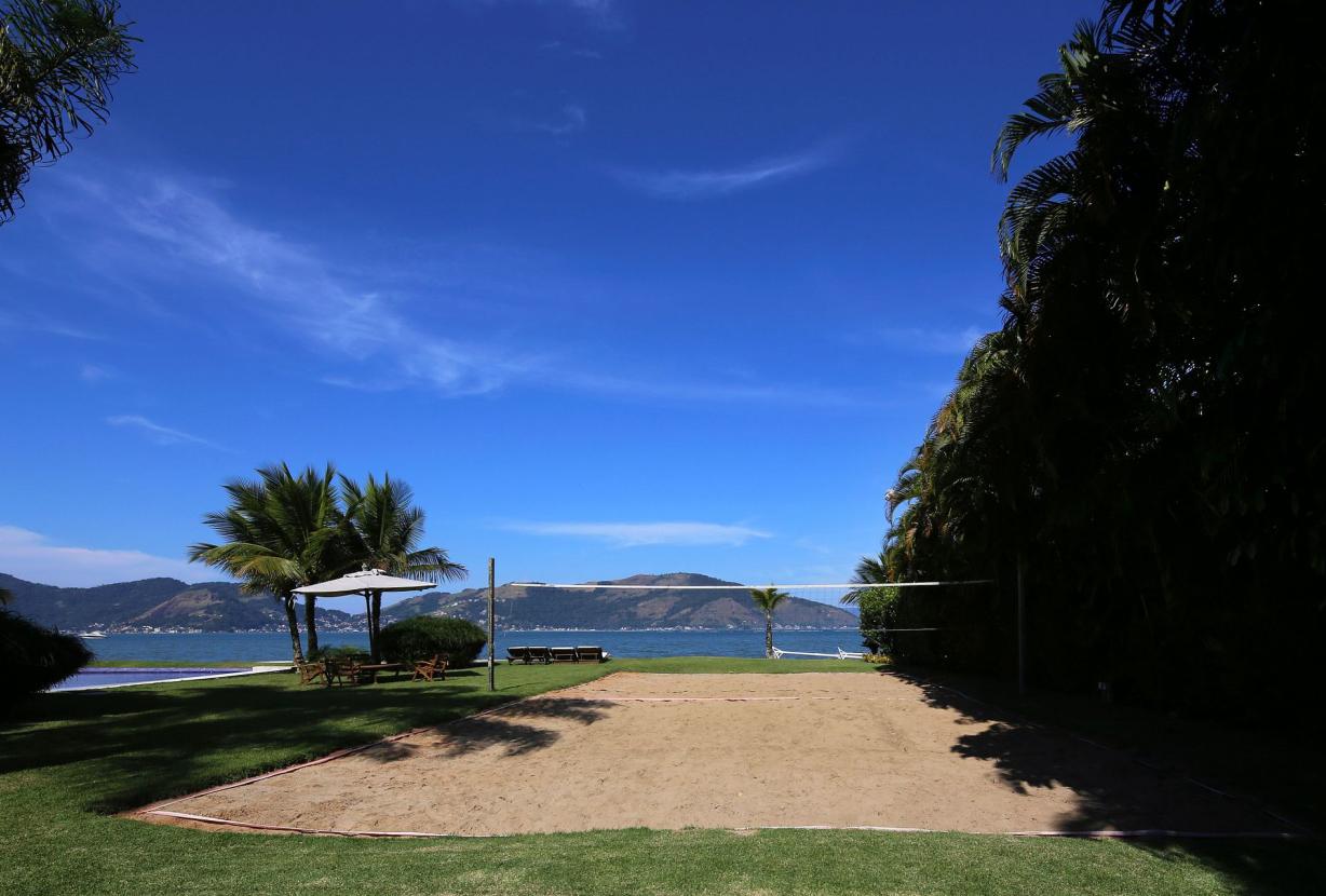 Ang027 - Luxurious villa by the sea in Angra dos Reis