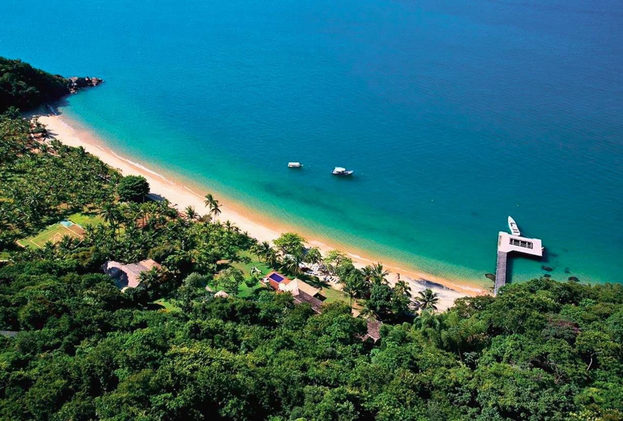 Ang003 - Mansión lujosa frente a la playa en Ilha Grande