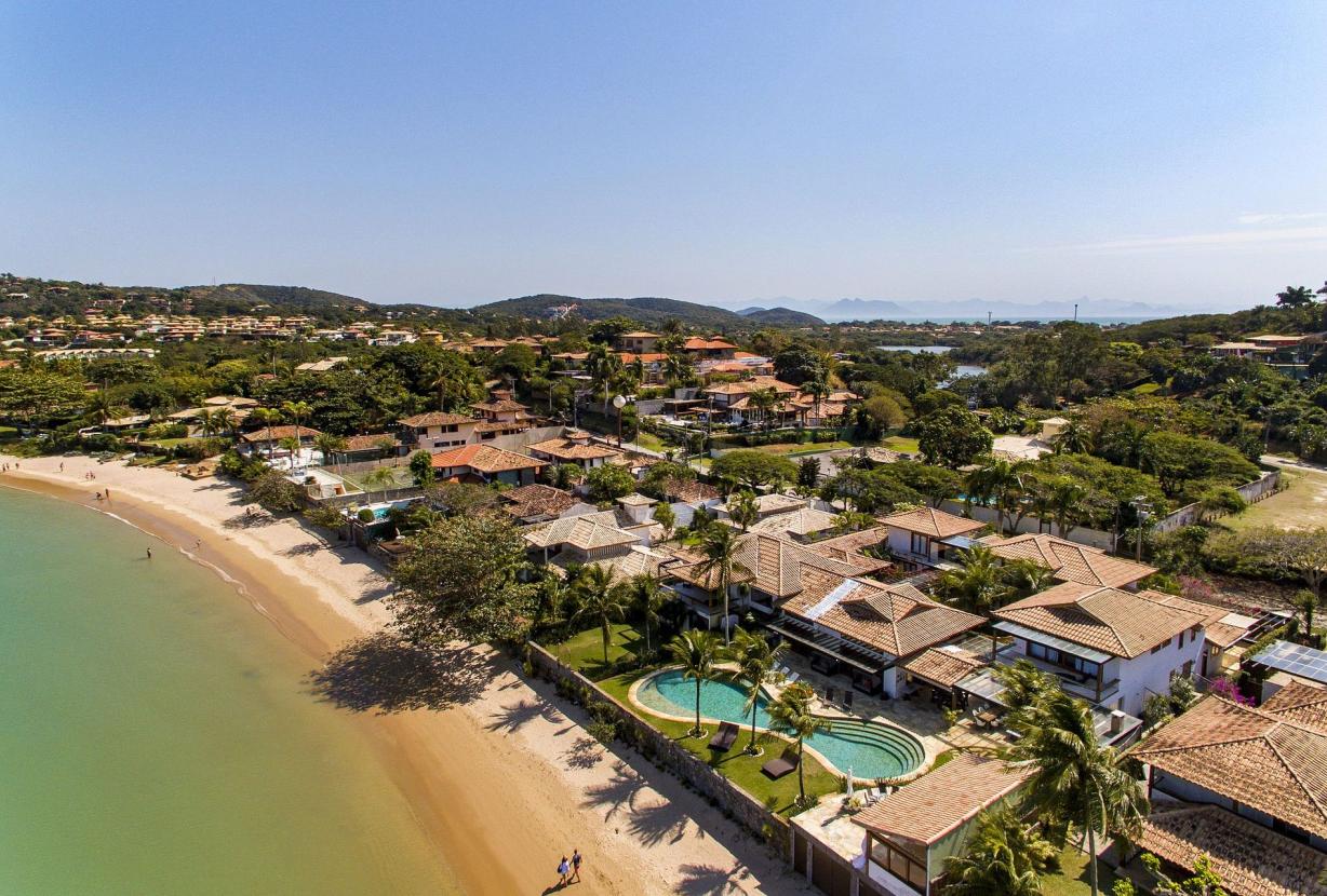 Buz032 - Luxury mansion in front of the sea in Búzios