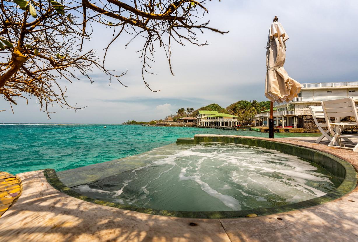 Car014 - Magnificent villa in Rosario Islands