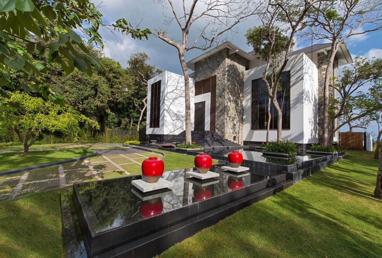 Pan003 - Luxury mansion with infinity pool in Panama City