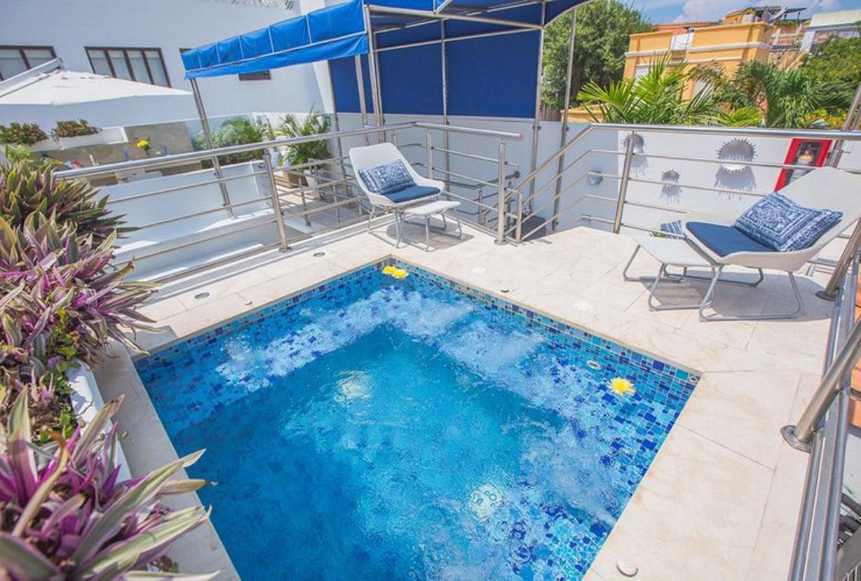 Car036 - Beautiful luxury villa with pool in Cartagena